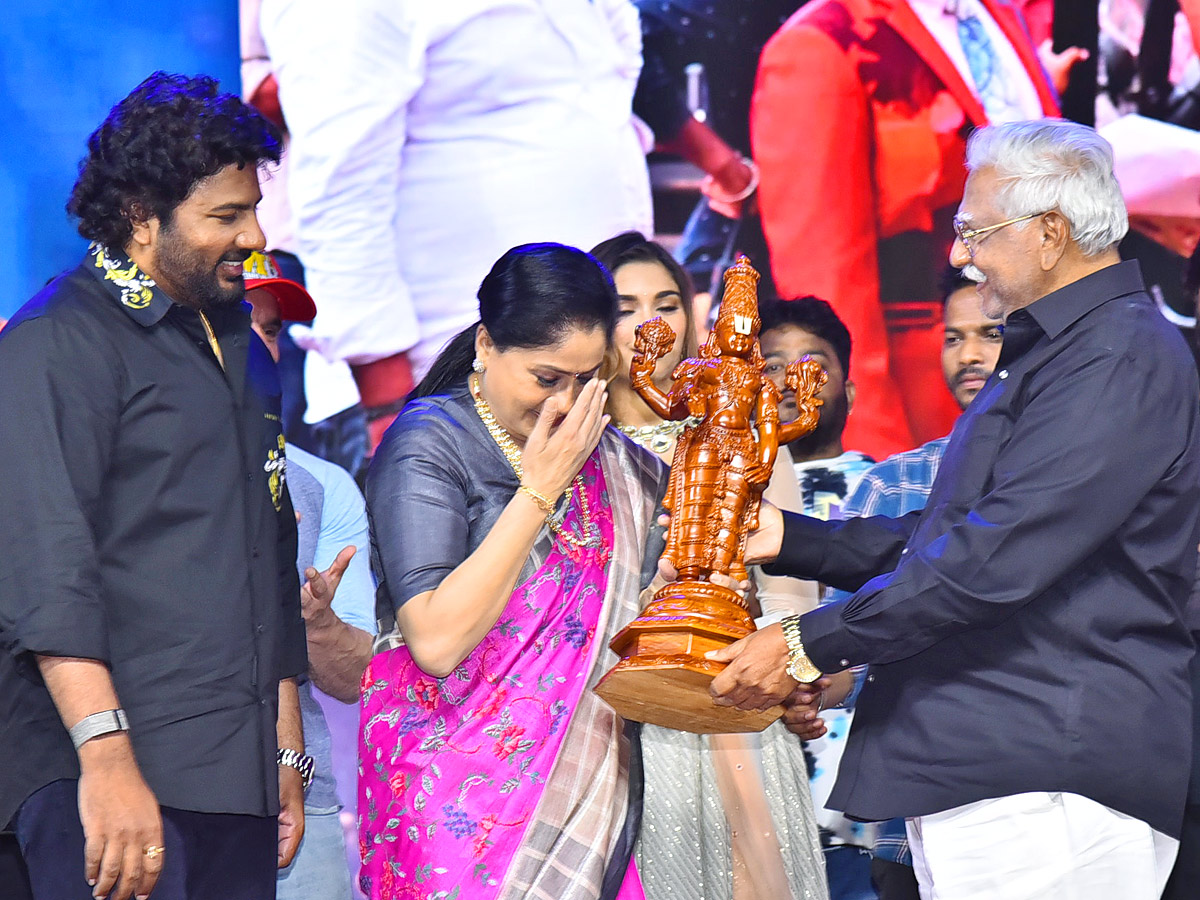 Arjun Son Of Vyjayanthi Pre Release Event Photos4