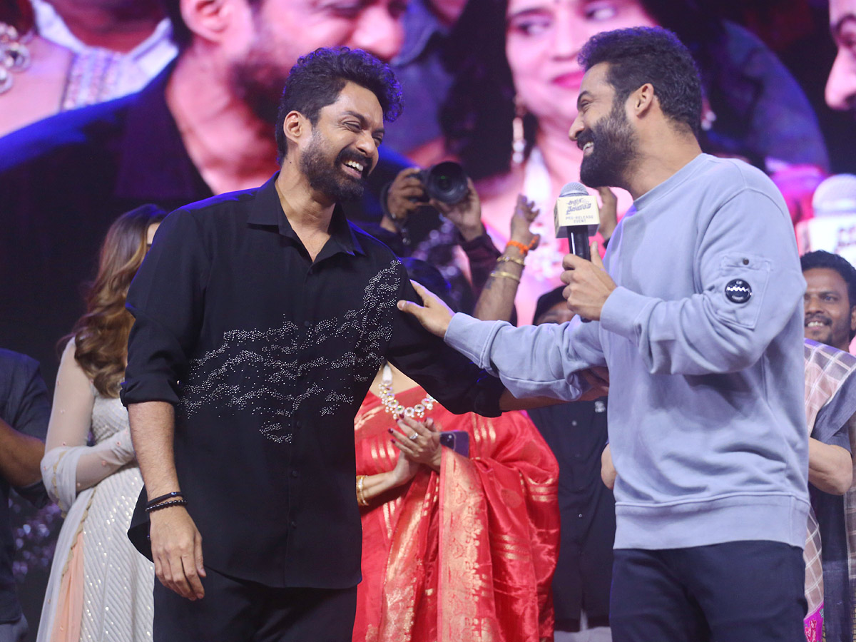 Arjun Son Of Vyjayanthi Pre Release Event Photos9