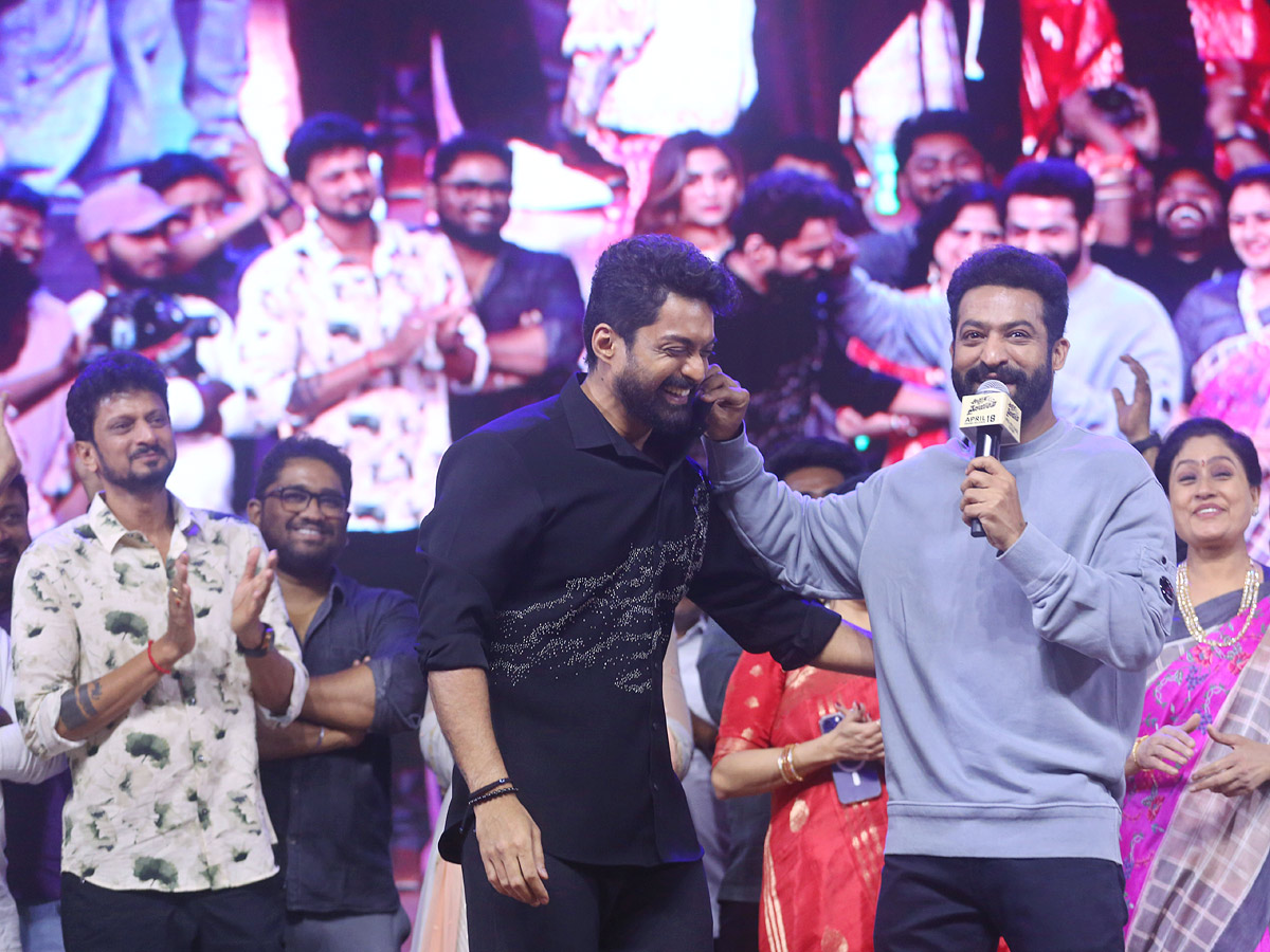 Arjun Son Of Vyjayanthi Pre Release Event Photos10