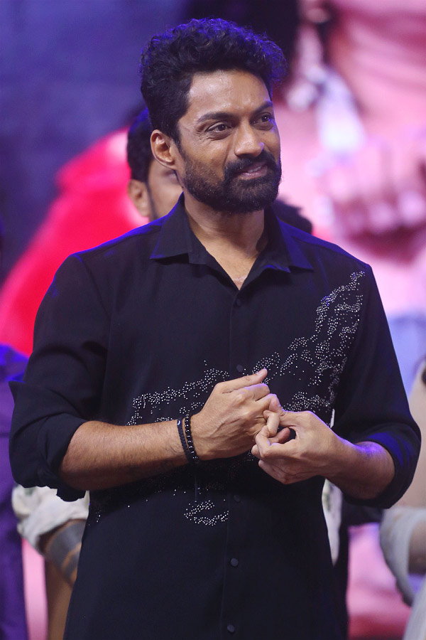 Arjun Son Of Vyjayanthi Pre Release Event Photos11