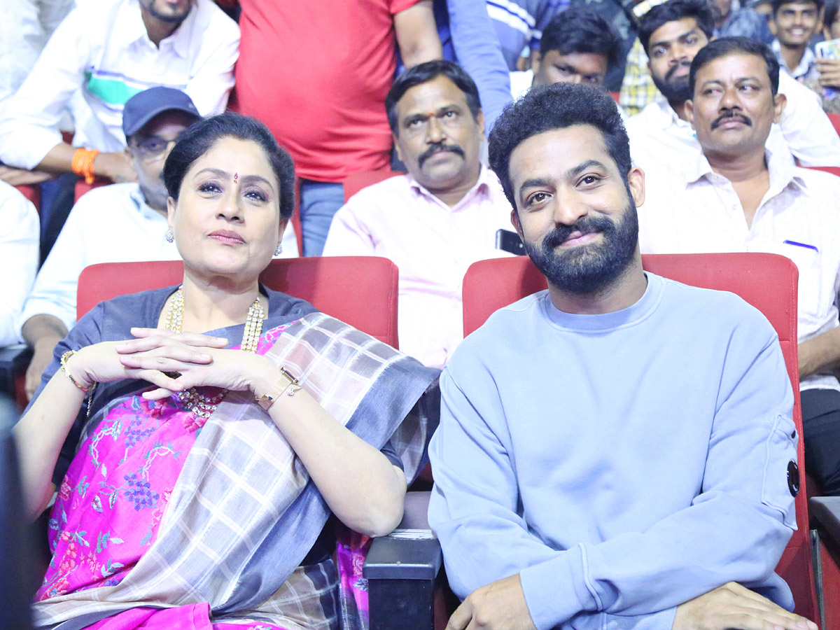 Arjun Son Of Vyjayanthi Pre Release Event Photos13