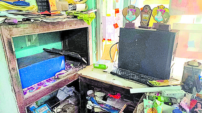 మంటలంటుకొని వరి చేను దగ్ధం 1
