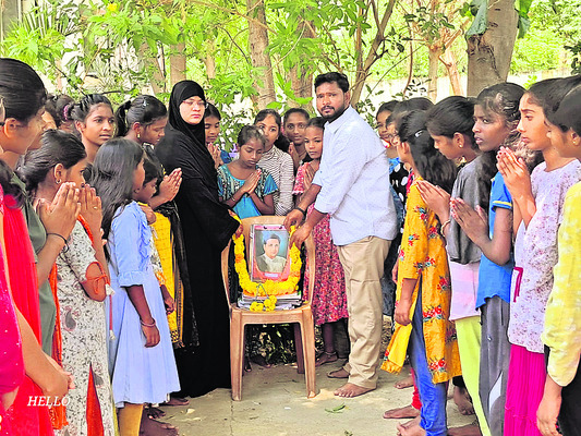 చేబ్రోలు కిరణ్‌పై చర్యలు తీసుకోవాలి
2