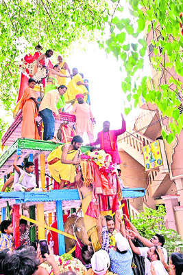 మాకూ కావాలి ‘స్లాట్‌ బుకింగ్‌’3