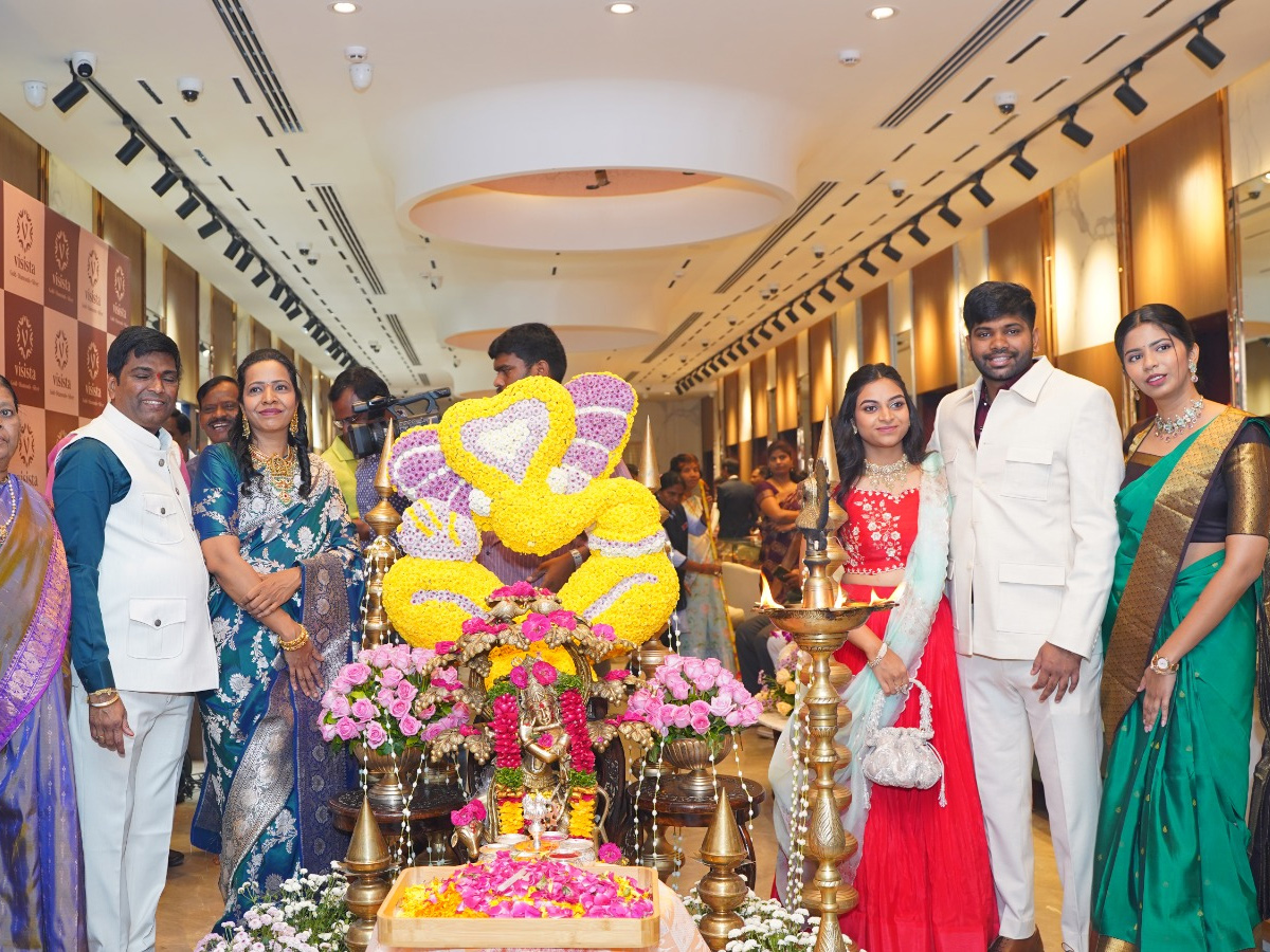 Actress Vaishnavi Chaitanya Launch Gold and Diamonds Store at Kothapet14