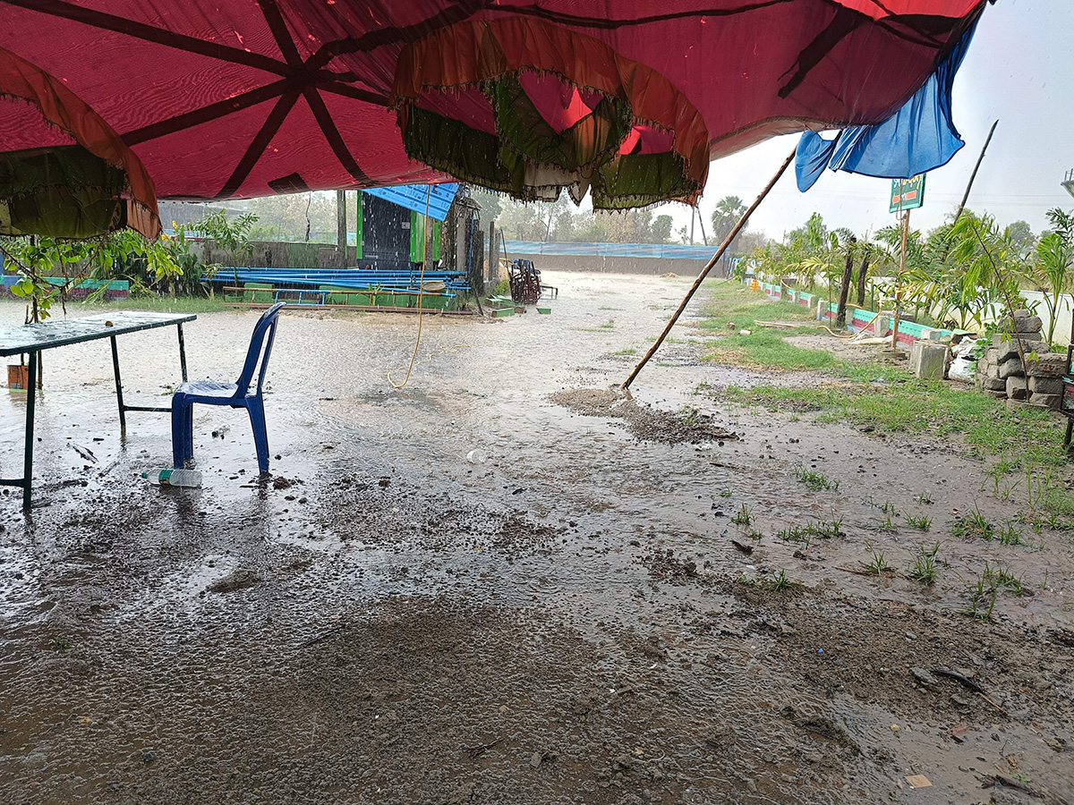 Hailstorm with strong winds wreaks havoc in Telugu states14