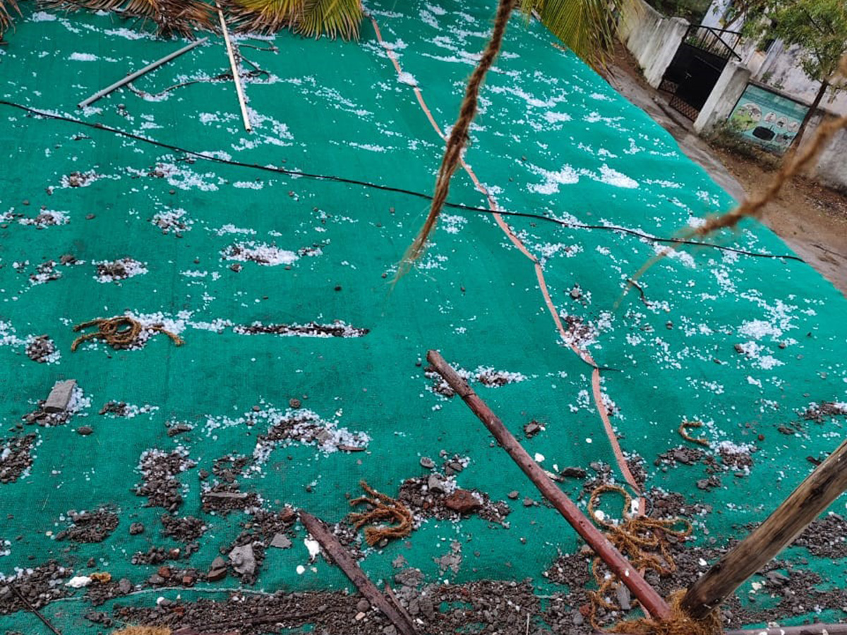 Hailstorm with strong winds wreaks havoc in Telugu states17