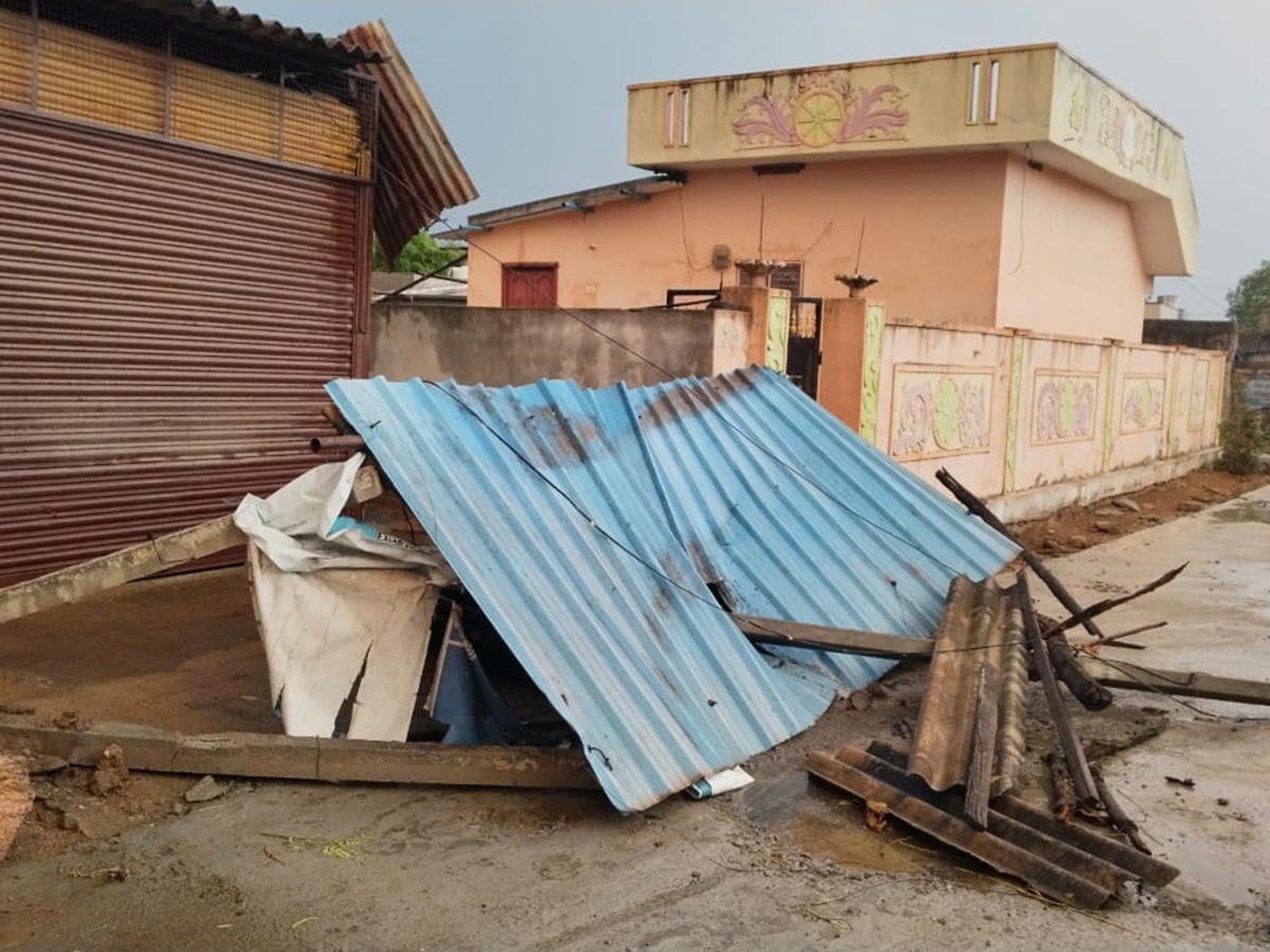 Hailstorm with strong winds wreaks havoc in Telugu states4