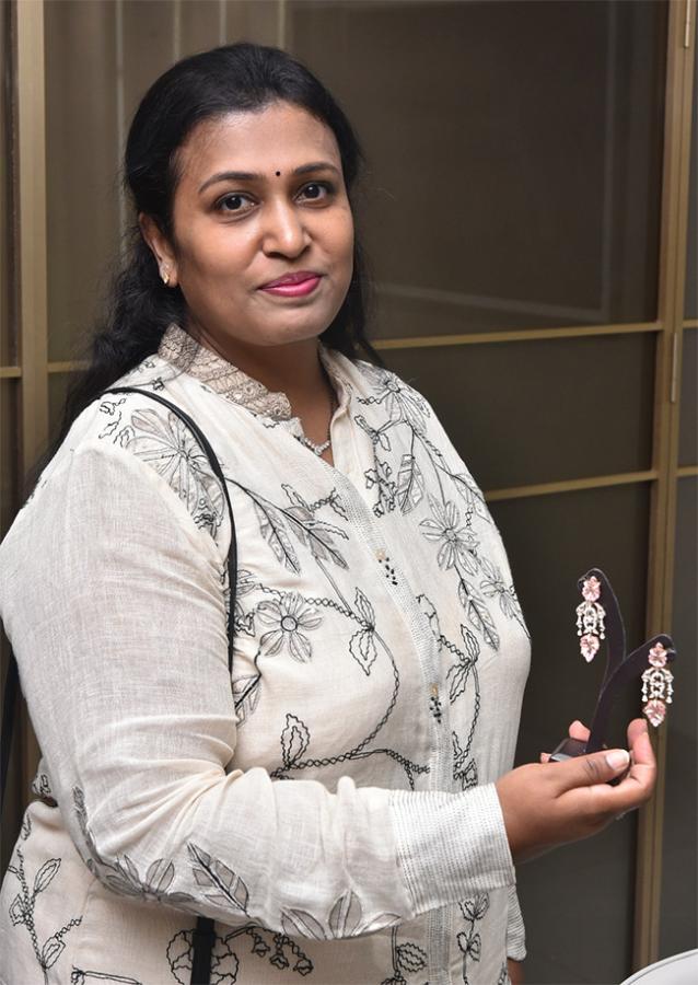 Influencers are buzzing at the Somajiguda Jewelry showroom12