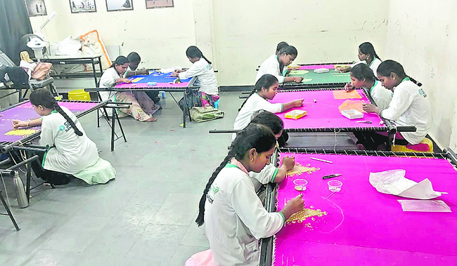 ఉపాధి.. భవిష్యత్తుకు పునాది1