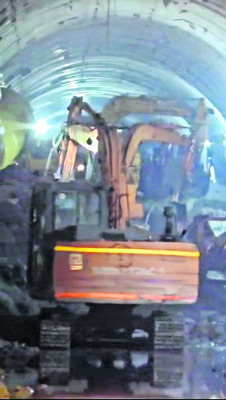 ముమ్మరంగా సహాయక చర్యలు 1