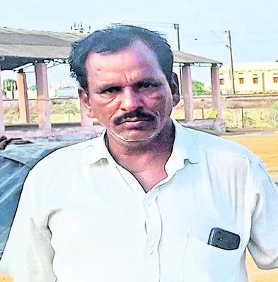 రైతుల కష్టం నీటిపాలు 8