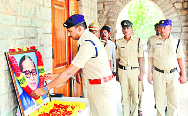 డాక్టర్‌ బీఆర్‌ అంబేడ్కర్‌ చిరస్మరణీయుడు2
