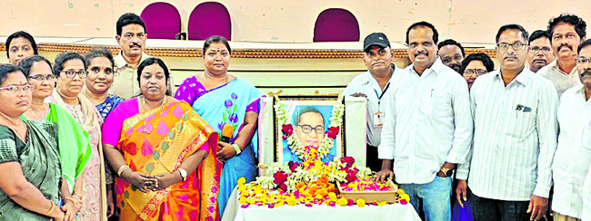 డాక్టర్‌ బీఆర్‌ అంబేడ్కర్‌ చిరస్మరణీయుడు3