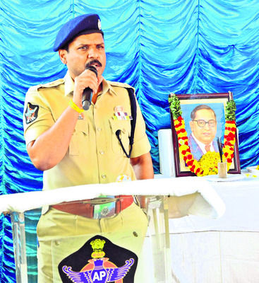 నవభారత నిర్మాత అంబేడ్కర్‌ 1