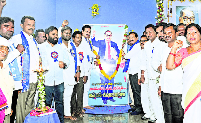 అంబేడ్కర్‌ అడుగు జాడల్లో నడవాలి2