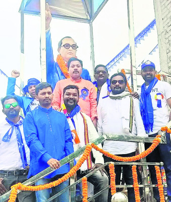 ఘనంగా నివాళి 1