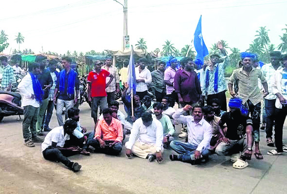 వివాదాస్పదంగా అంబేడ్కర్‌ విగ్రహావిష్కరణ 1