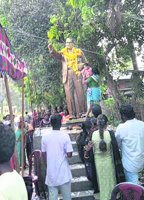 వివాదాస్పదంగా అంబేడ్కర్‌ విగ్రహావిష్కరణ 1