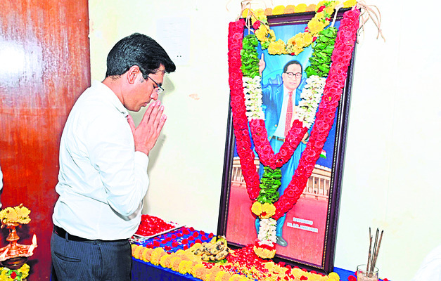 డంపింగ్‌ కేంద్రంలో మంటలు
2