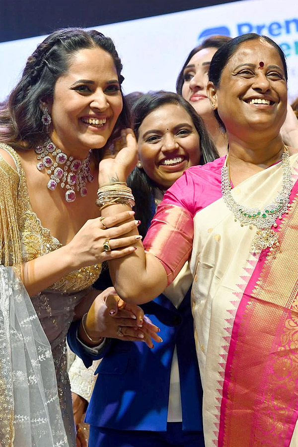Actress Anasuya Bharadwaj Ramp Walk On Stage At Teach For Change Event In Hyderabad Photos2
