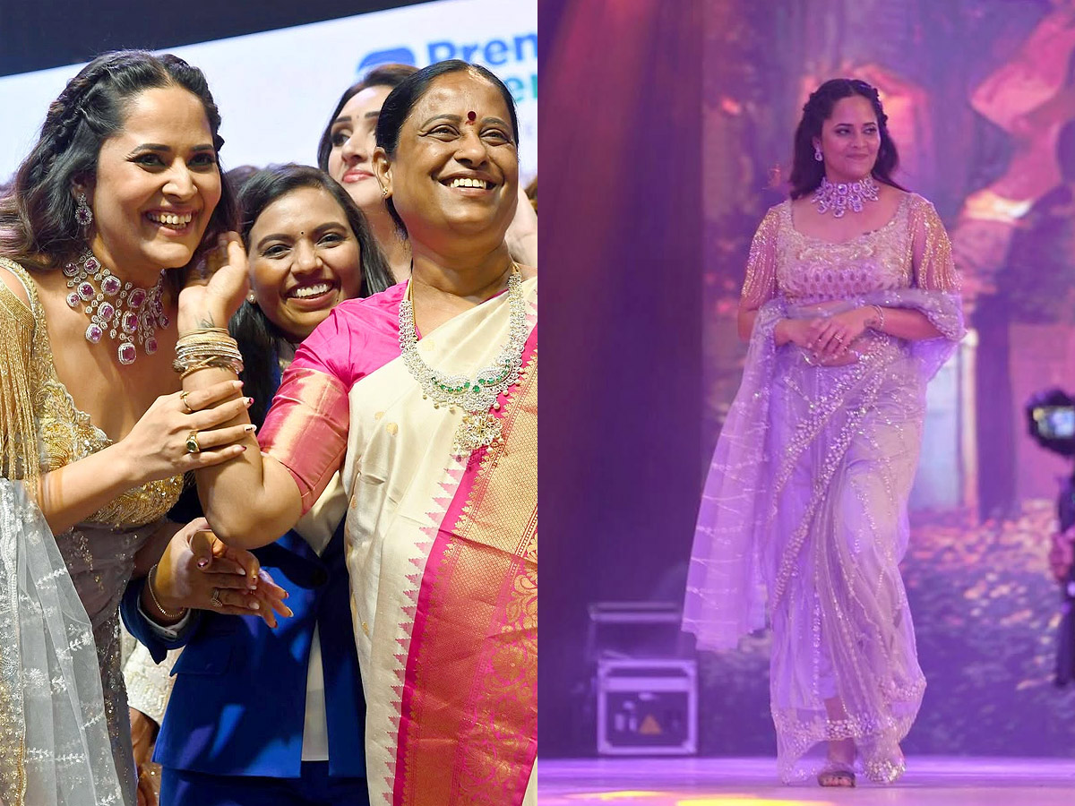Actress Anasuya Bharadwaj Ramp Walk On Stage At Teach For Change Event In Hyderabad Photos1