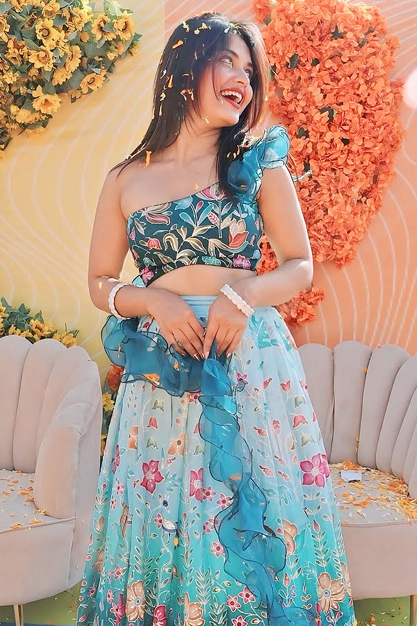 Bigg Boss 7 Telugu Priyanka Jain Enjoys In Wedding Photos 12