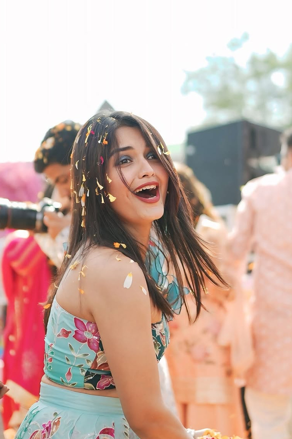 Bigg Boss 7 Telugu Priyanka Jain Enjoys In Wedding Photos 8