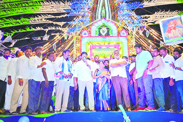 సూపర్‌ సిక్స్‌పై చేతులెత్తేసిన బాబు1