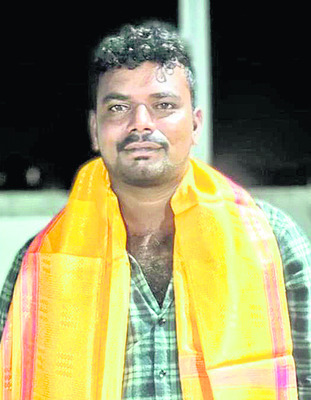 ట్రాక్టర్‌ను ఢీకొని ఒకరి మృతి2