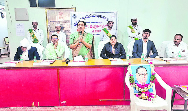 హాస్టల్ సమస్యలు పరిష్కరించడంలో విఫలం
2