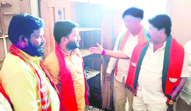 హాస్టల్ సమస్యలు పరిష్కరించడంలో విఫలం
1