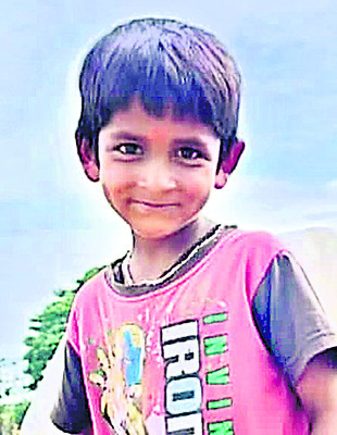 బాలుడిని ఢీకొన్న లారీ..
3