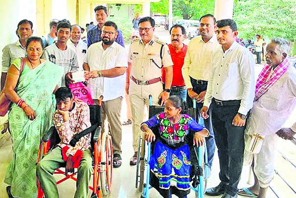గ్రీవెన్స్‌కు వినతుల వెల్లువ 1