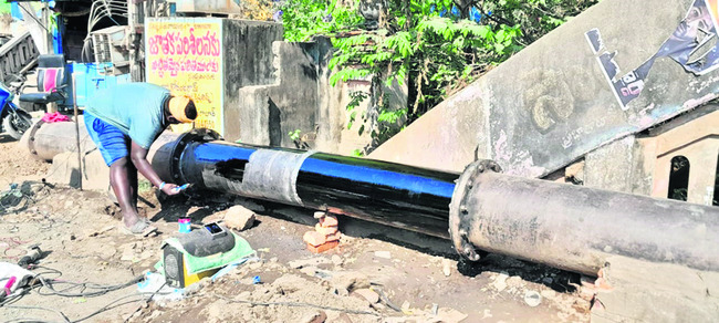 పైపులైన్‌ లీకేజీని అరికట్టేందుకు చర్యలు 1