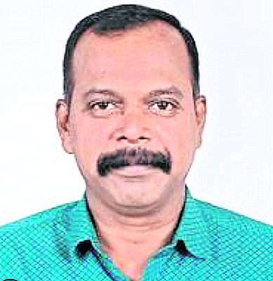 విద్యార్థుల ట్యాబ్లు లాక్కున్న ఇన్చార్జ్ హెచ్ఎం
7