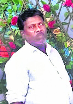 ట్రాక్టర్‌ను ఢీకొని ఒకరి మృతి1