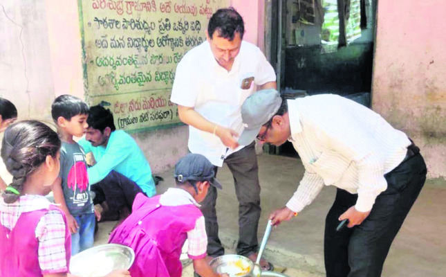 అంగన్‌వాడీ కేంద్రం తనిఖీ
1