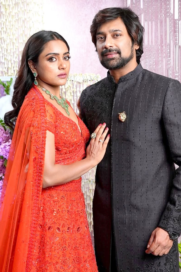 Hero Varun Sandesh vintage look with wife Vithika Sheru Photos2