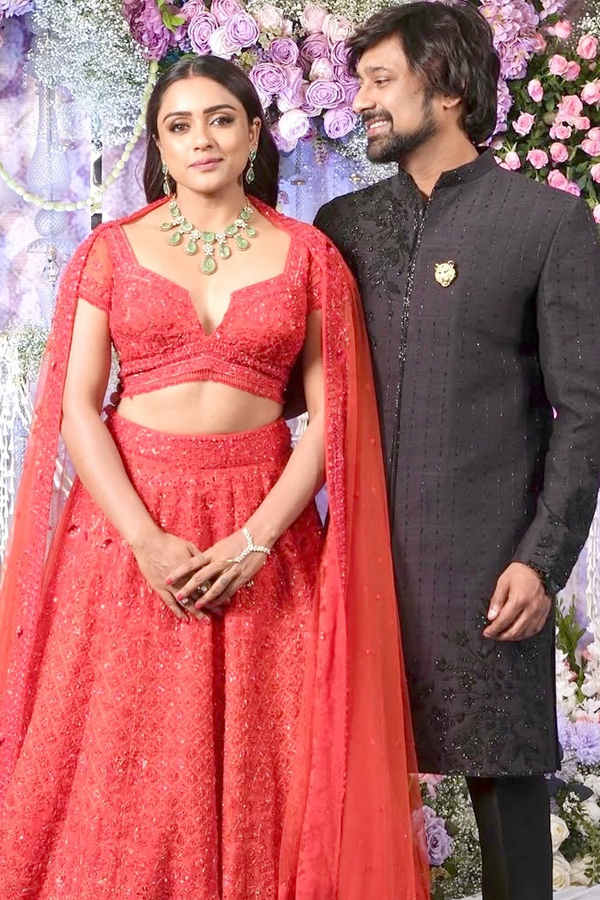 Hero Varun Sandesh vintage look with wife Vithika Sheru Photos3