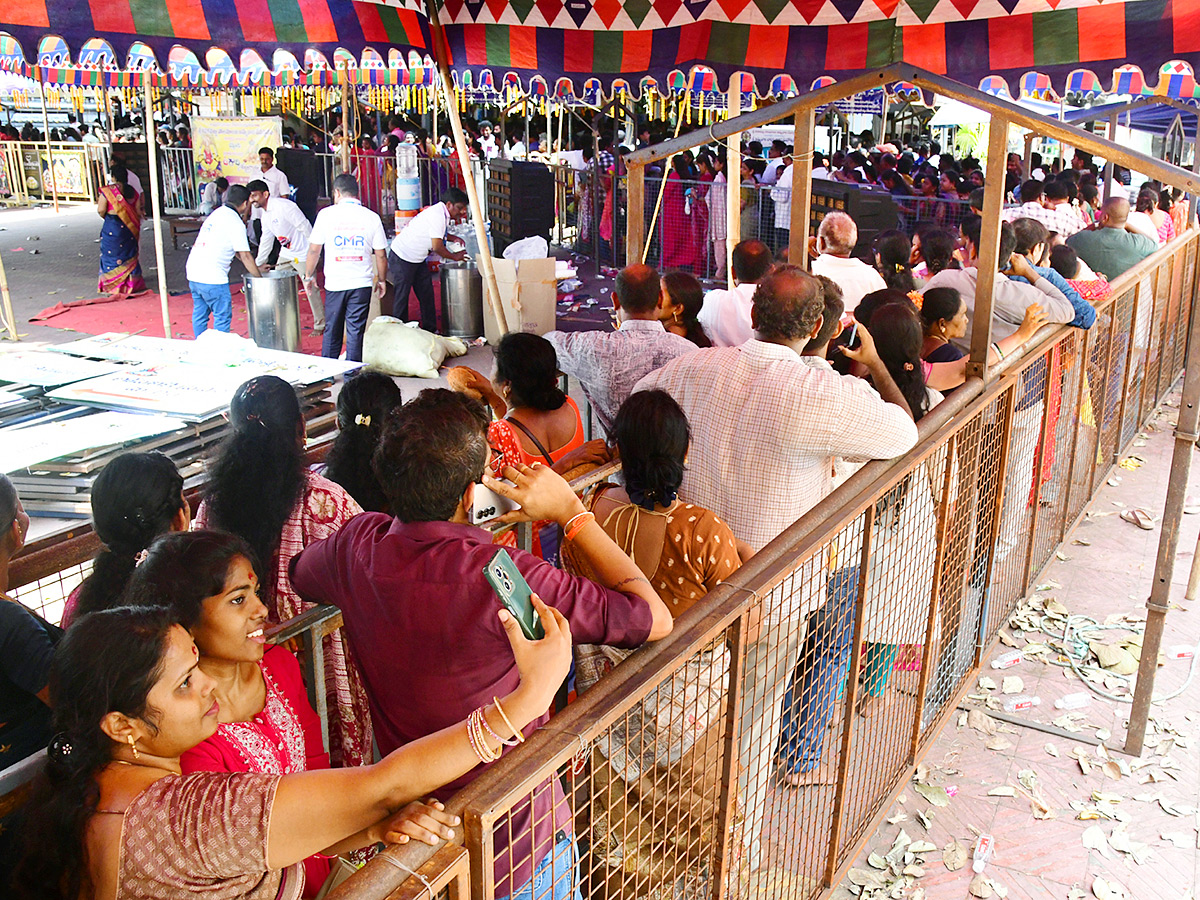 Karakachettu Polamamba Jatara Held Grandly Vizag Photos8