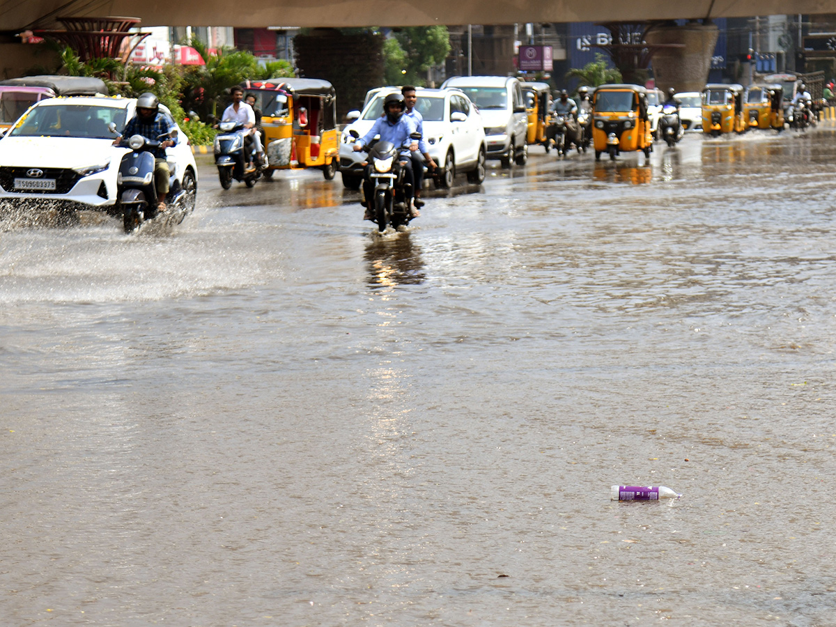 heavy rain in hyderabad today10