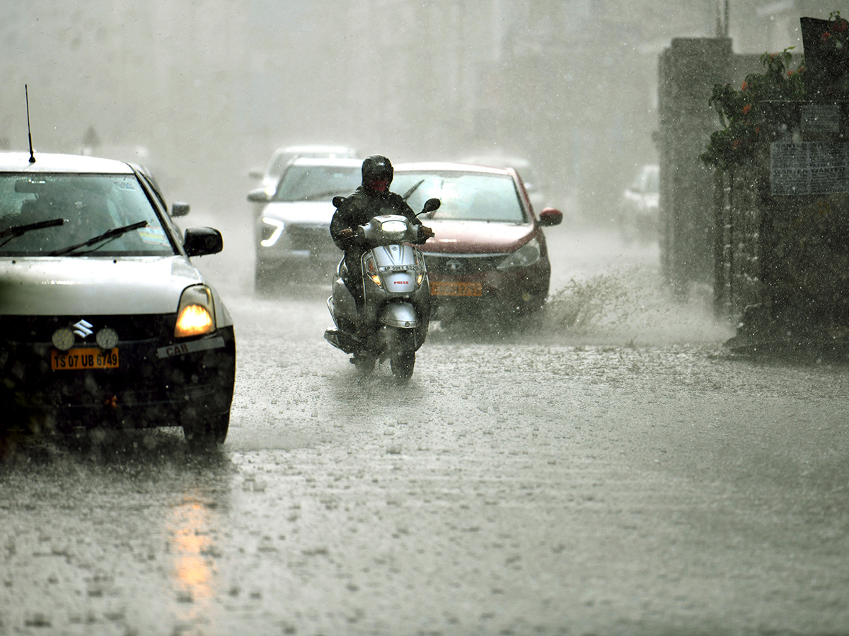 heavy rain in hyderabad today12