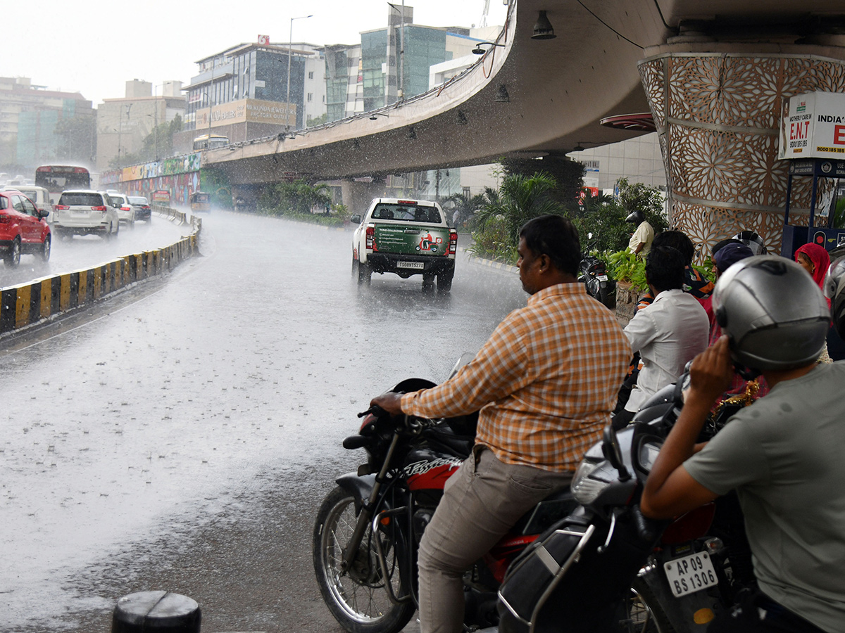 heavy rain in hyderabad today14