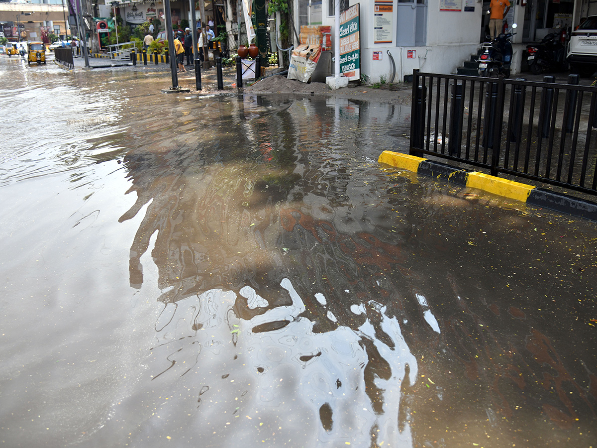 heavy rain in hyderabad today23