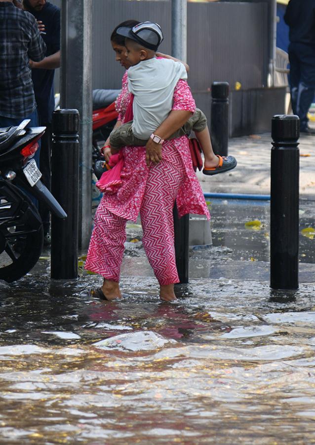 heavy rain in hyderabad today24
