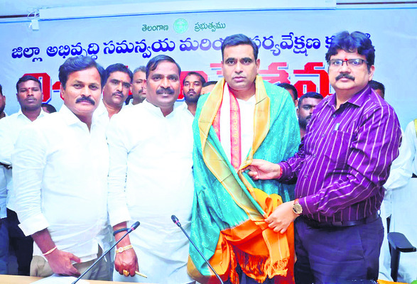 నిధులు సక్రమంగా వినియోగించాలి1