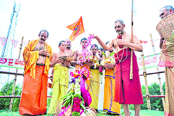 ఘనంగా దాసాంజనేయ స్వామి దేవస్థానం ప్రతిష్ట 1