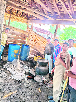 వ్యాధి నిరోధక టీకాలు  తప్పనిసరి 
2