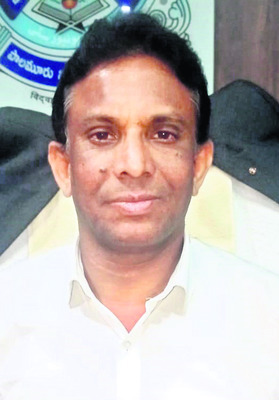 ఉద్యోగ ఆధారిత కోర్సులు ప్రవేశ పెడతాం.. 
1